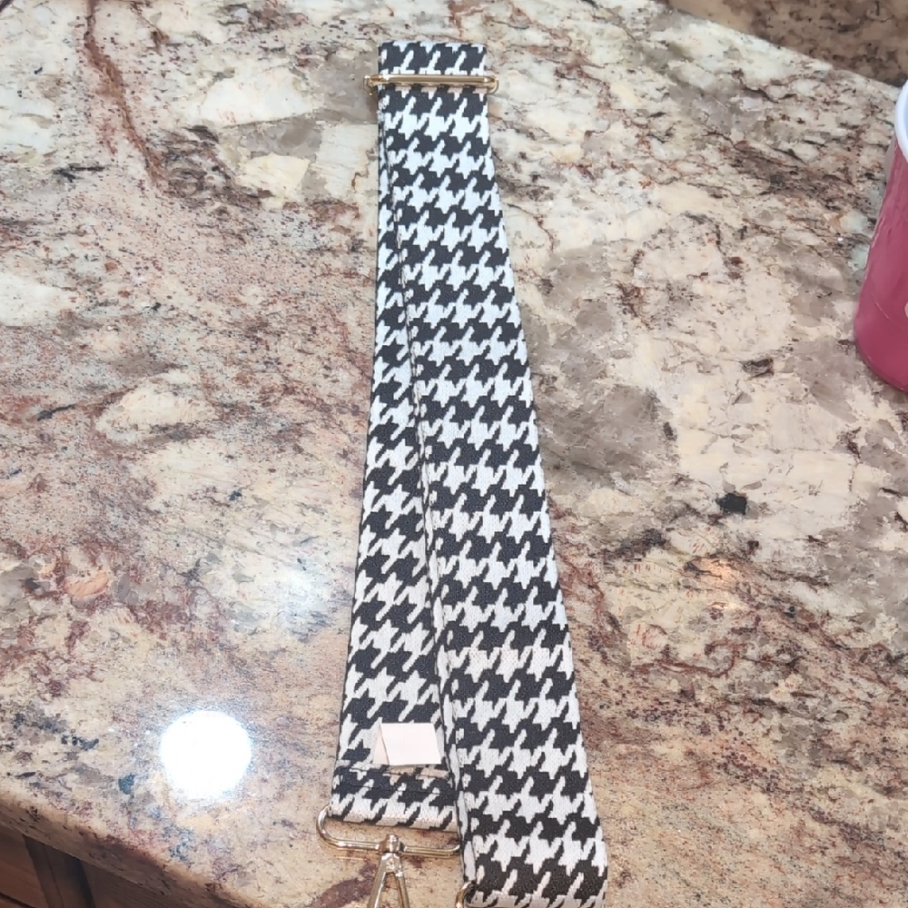 Stylish Black and White Houndstooth Strap